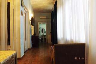 Гостевой дом Guest House ING Тбилиси Бюджетный двухместный номер с 2 отдельными кроватями-8
